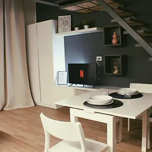 Yr - Studi , Milano Italia